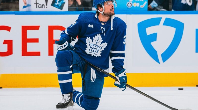 Auston Matthews of the Toronto Maple Leafs getting ready for NHL Playoff action against the Boston Bruins on April 27, 2024 (image source: X / @MapleLeafs)