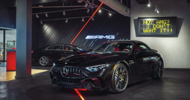 Located at 1631 The Queensway , the AMG Brand Centre at Mercedes-Benz Toronto Queensway is the first facility of its kind in North America – and only the 10th in the world. It features distinctive AMG elements to immerse customers in performance luxury. (CNW Group/Mercedes-Benz Canada Inc.)