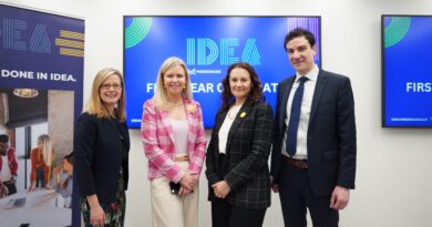 IDEA Square One celebrates one year of supporting Mississauga’s small businesses. From left to right: Ward 3 Councillor Chris Fonseca; Donna Heslin, Manager, Small Business Entrepreneurship & Innovation; Christina Kakaflikas, Director, Economic Development Office; Ward 4 Councillor John Kovac