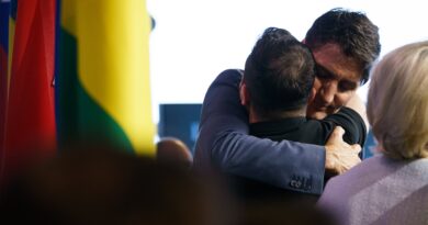 Canadian PM Justin Trudeau embraces Ukraine President Zelenskyy (image source: X / @JustinTrudeau)