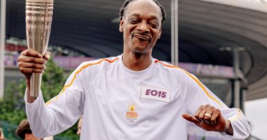 Snoop Dogg to Carry Olympic Torch for Paris 2024: A Unique Crossover Moment